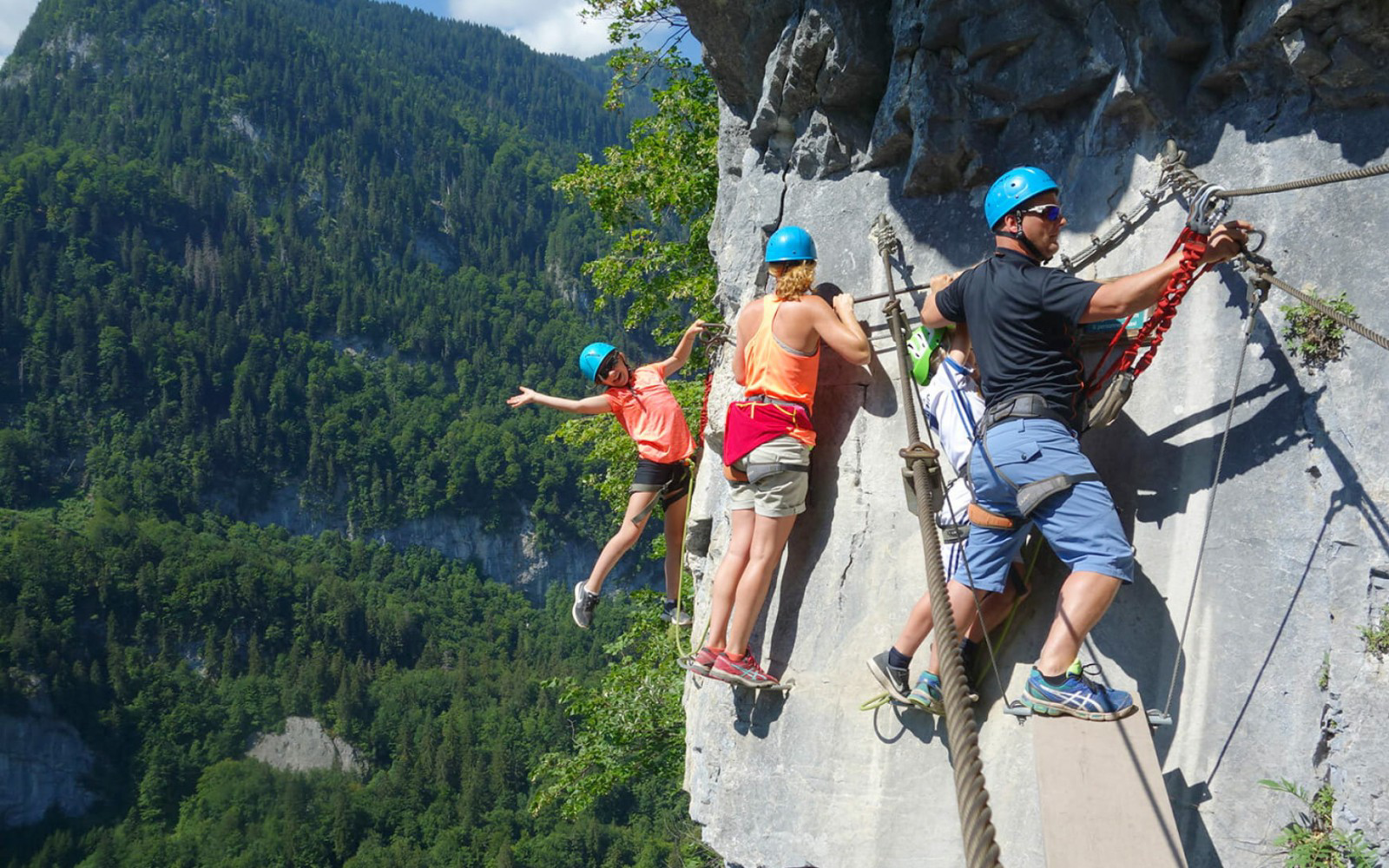Escalade et via ferrata : confiance et dépassement de soi